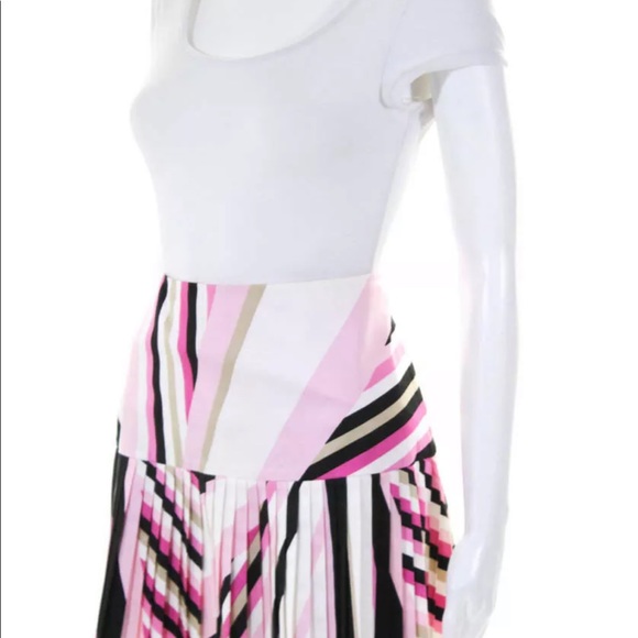 Elie Tahari pink/ multi color pleated shirt - Picture 2 of 4